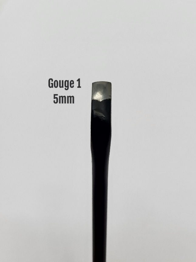 Gouge  1 à creuser Ryuga 165mm en acier  forgé avec manche bois, 6 modèles disponibles, vendue à l’unité