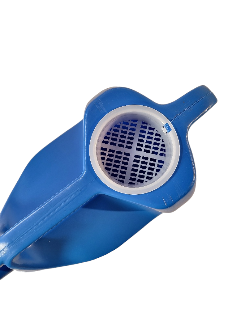 Arrosoir en plastique bleu 6L fabriqué au Japon, robuste et pratique pour le jardin