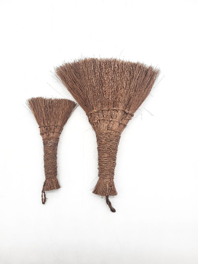 Brosse plate 160mm ou 210mm en nylon pour niveler le sol des petits bonsaïs après rempotage