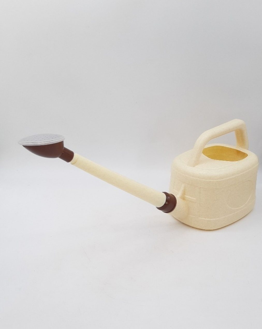 Arrosoir en plastique beige 3L avec pomme démontable pour arrosage facile